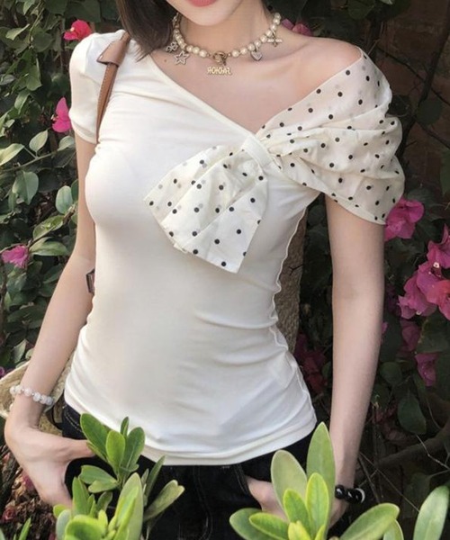 Nia（ニア）の「Nia(ニア)/ワンショルリボンフェミニントップス（Tシャツ/カットソー・レディース・ホワイト・MEDIUM/SMALL）」の7枚目の写真