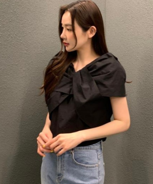 semplice（センプリチェ）の「ブラウス【韓国ファッション】（シャツ/ブラウス・レディース・ブラック/ホワイト・F）」の5枚目の写真