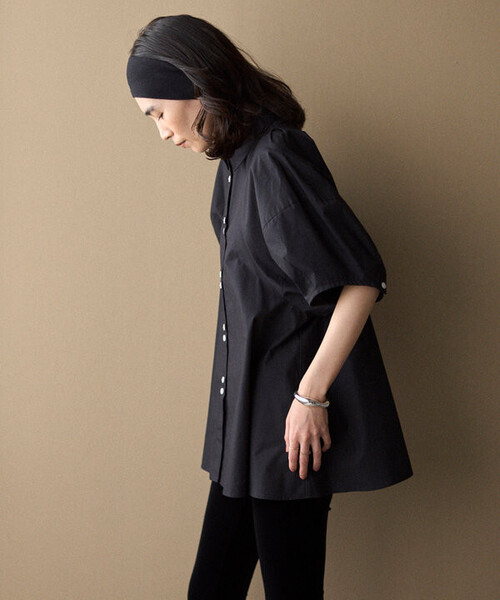Firsthand(ファーストハンド)の「Firsthand/ファーストハンド 切替デザイン バルーンスリーブシャツ / 5分袖 ブラウス(シャツ/ブラウス・レディース・ホワイト/サックスブルー/ブラック・FREE)」の21枚目の写真