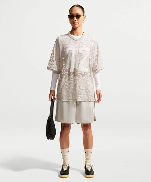 NIKE(ナイキ)の「ナイキ スポーツウェア チル レース ウィメンズ オーバーサイズド ジャージー / Nike Sportswear Chill Lace Women's Oversized Jersey IM8388-236 Cream II(ジャージ・レディース・ブラウン系その他2・L/S/M/XS/XL)」の4枚目の写真