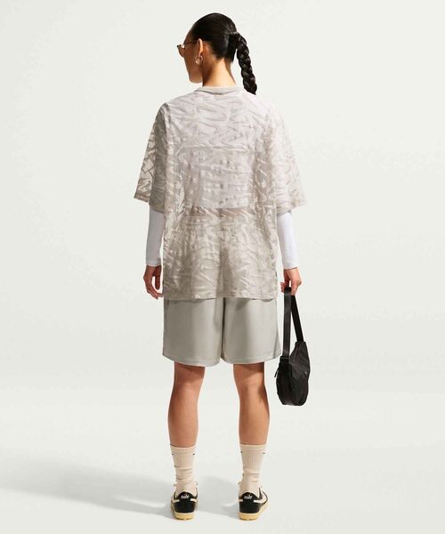 NIKE(ナイキ)の「ナイキ スポーツウェア チル レース ウィメンズ オーバーサイズド ジャージー / Nike Sportswear Chill Lace Women's Oversized Jersey IM8388-236 Cream II(ジャージ・レディース・ブラウン系その他2・L/S/M/XS/XL)」の5枚目の写真