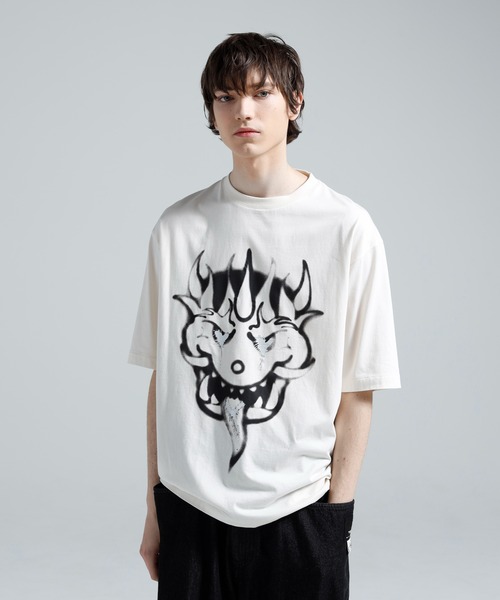Y-3(ワイスリー)の「Y-3 CHITO GRAPHIC SHORT SLEEVE TEE(Tシャツ/カットソー・メンズ・ホワイト系その他・X-SMALL/SMALL/MEDIUM/LARGE/X-LARGE/XX-LARGE)」の1枚目の写真