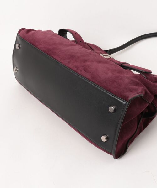 MARC JACOBS(マークジェイコブス)の「THE SUEDE DAKOTA SATCHEL/ザ スエード ダコタ サッチェル(ショルダーバッグ・レディース・ブラウン/ダークブラウン/プラム・ONE SIZE)」の20枚目の写真