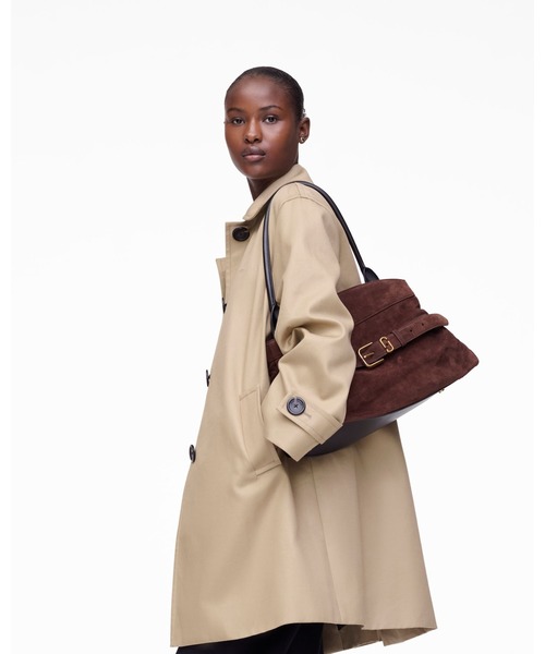 MARC JACOBS(マークジェイコブス)の「THE SUEDE DAKOTA SATCHEL/ザ スエード ダコタ サッチェル(ショルダーバッグ・レディース・ブラウン/ダークブラウン/プラム・ONE SIZE)」の5枚目の写真