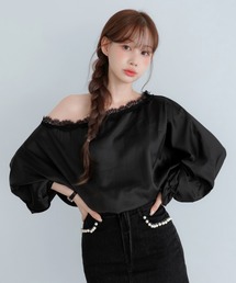 ボリュームスリーブ オフショルダー」に該当するシャツ/ブラウス
