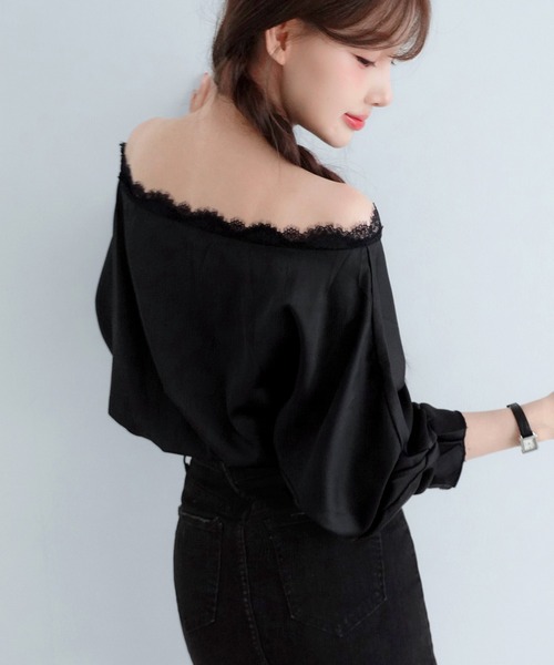 by muni:r(バイ ムニール)の「サテンレースオフショルボリュームスリーブブラウス/2026 AW COLLECTION(シャツ/ブラウス・レディース・ホワイト/ブラック・FREE)」の8枚目の写真