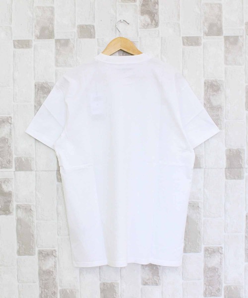 Carhartt WIP(カーハートダブリューアイピー)の「WIP ポケットハート ワンポイント 半袖Tシャツ S/S Pocket Heart T-Shirt(Tシャツ/カットソー・メンズ・ホワイト×レッド/ブラック×ブラック・XL/L/M)」の4枚目の写真