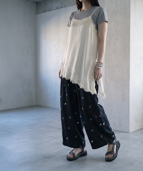 STYLE DELI(スタイルデリ)の「【BLK001】サテンレースアシメキャミソール(キャミソール・レディース・ブラック/アイボリー・FREE)」の10枚目の写真