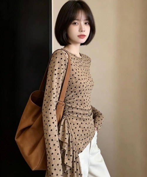 CHEER（チアー）の「サイドギャザーフリル ハート柄シアートップス（Tシャツ/カットソー・レディース・ブラウン/アイボリー・FREE）」の6枚目の写真