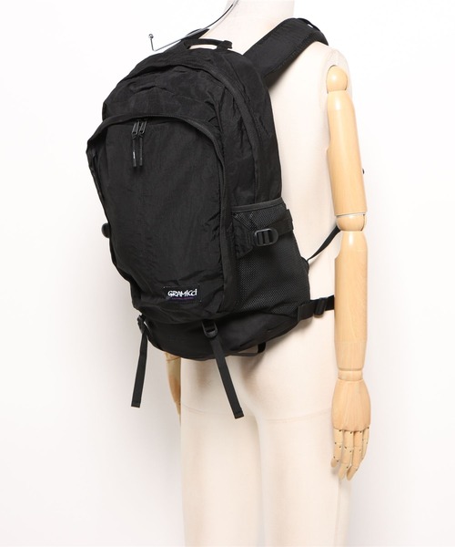 Gramicci(グラミチ)の「【RE】【GRAMICCI(グラミチ) 】TRAIL DAY PACK 25L(バックパック/リュック・メンズ・ブラック・FREE)」の2枚目の写真