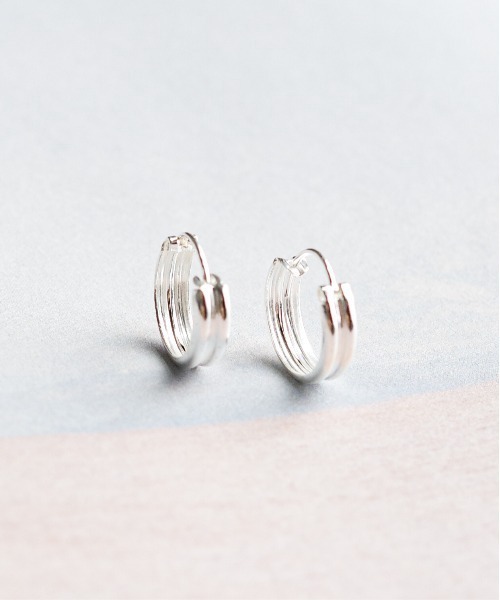 Chick（チック）の「【es】silver925 プレーンデザインピアス（ピアス（両耳用）・メンズ・その他/その他1・X-LARGE/LARGE/MEDIUM/SMALL/XX-LARGE）」の2枚目の写真