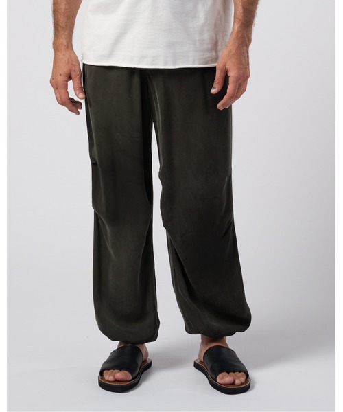 wjk（ダヴルジェイケイ）の「cupro vintage knee tuck easy pants（その他パンツ・メンズ・ブラック/ダークカーキ・X-LARGE/LARGE/MEDIUM/SMALL）」の15枚目の写真