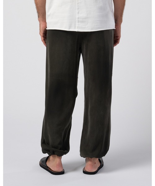 wjk（ダヴルジェイケイ）の「cupro vintage knee tuck easy pants（その他パンツ・メンズ・ブラック/ダークカーキ・X-LARGE/LARGE/MEDIUM/SMALL）」の17枚目の写真