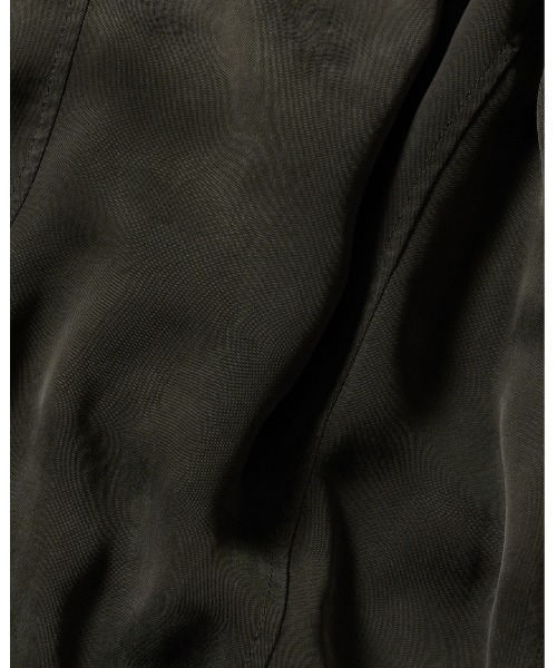 wjk（ダヴルジェイケイ）の「cupro vintage knee tuck easy pants（その他パンツ・メンズ・ブラック/ダークカーキ・X-LARGE/LARGE/MEDIUM/SMALL）」の7枚目の写真