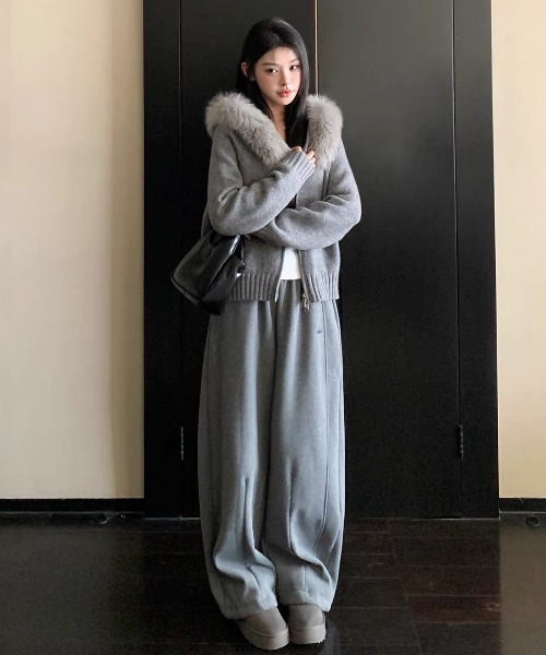 SHERU（シェル）の「ボリュームファーフードジップニットブルゾン（ニット/セーター・レディース・ブラック/ホワイト/グレー・M）」の10枚目の写真