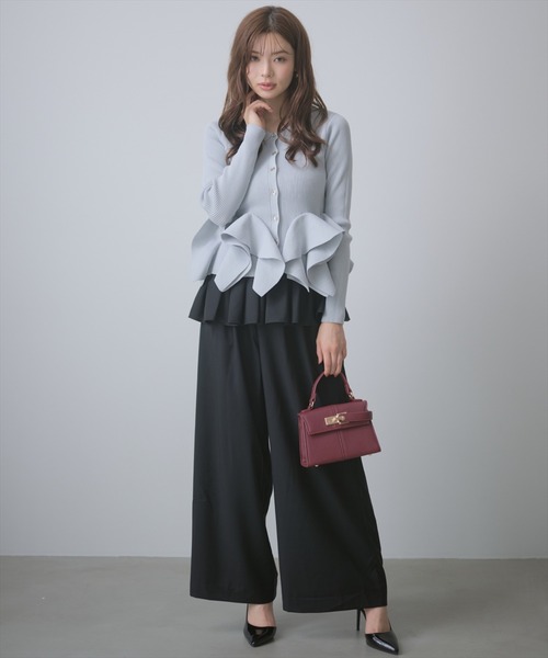 AND COUTURE(アンドクチュール)の「フリルミニスカートセットパンツ(その他パンツ・レディース・ブラック/チャコールグレー・SMALL/MEDIUM)」の2枚目の写真