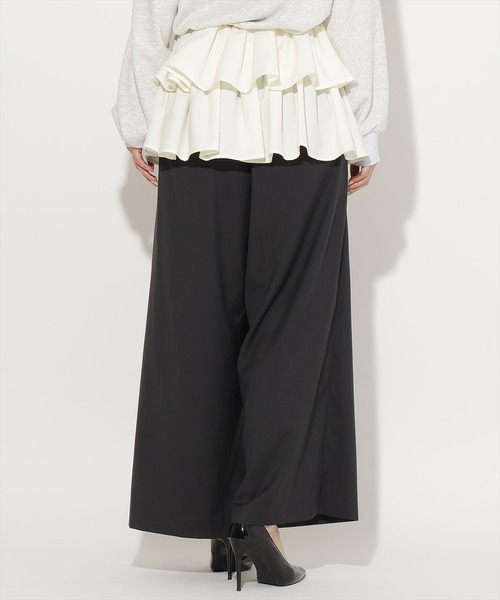 AND COUTURE(アンドクチュール)の「フリルミニスカートセットパンツ(その他パンツ・レディース・ブラック/チャコールグレー・SMALL/MEDIUM)」の17枚目の写真