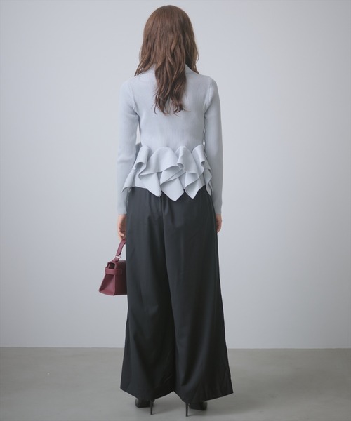 AND COUTURE(アンドクチュール)の「フリルミニスカートセットパンツ(その他パンツ・レディース・ブラック/チャコールグレー・SMALL/MEDIUM)」の5枚目の写真