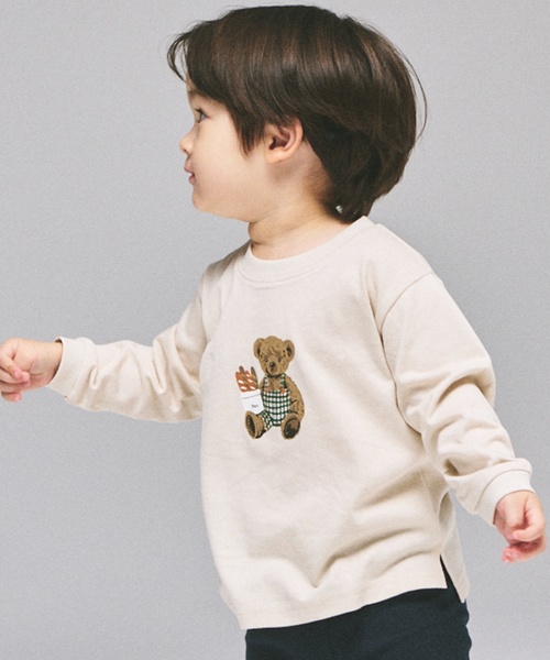 petit main(プティマイン)の「【WEB別注カラーあり】【プティプラ】BOYS長袖Tシャツ(Tシャツ/カットソー・キッズ・カラフル/クリーム/ブルー/レッド/モカ/オートミール/グリーン/キナリ/ダークブラウン・120cm/110cm/100cm/90cm/80cm)」の2枚目の写真