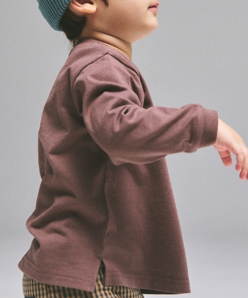 petit main(プティマイン)の「【WEB別注カラーあり】【プティプラ】BOYS長袖Tシャツ(Tシャツ/カットソー・キッズ・カラフル/クリーム/ブルー/レッド/モカ/オートミール/グリーン/キナリ/ダークブラウン・120cm/110cm/100cm/90cm/80cm)」の13枚目の写真
