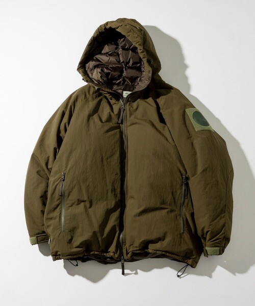 NANGA(ナンガ)の「NANGA/ナンガ SP HOODIE DOWN JACKET/別注 フーディー ダウンジャケット(ダウンジャケット/コート・メンズ・ブラック/オリーブ/グレー・X-LARGE/LARGE/MEDIUM/SMALL)」の3枚目の写真