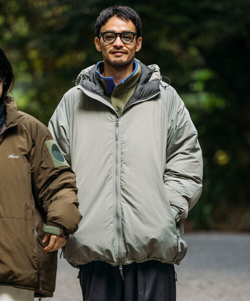 NANGA(ナンガ)の「NANGA/ナンガ SP HOODIE DOWN JACKET/別注 フーディー ダウンジャケット(ダウンジャケット/コート・メンズ・ブラック/オリーブ/グレー・X-LARGE/LARGE/MEDIUM/SMALL)」の13枚目の写真