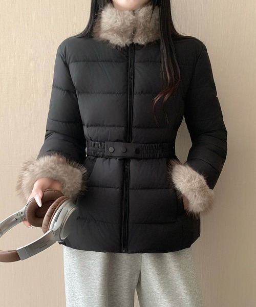 AMAJI(アマジ)の「スタンドカラー ウエストマーク 中綿ジャケット(その他アウター・レディース・ライトグリーン/ホワイト/ブラック/ベージュ/ブラウン・X-LARGE/LARGE/MEDIUM)」の2枚目の写真