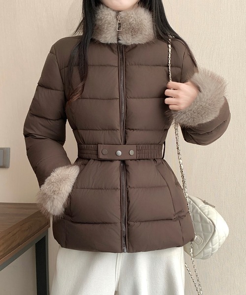 AMAJI(アマジ)の「スタンドカラー ウエストマーク 中綿ジャケット(その他アウター・レディース・ライトグリーン/ホワイト/ブラック/ベージュ/ブラウン・X-LARGE/LARGE/MEDIUM)」の8枚目の写真