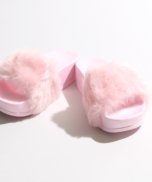 WEGO（ウィゴー）の「WEGO/厚底ファーサンダル（サンダル・レディース・ホワイト/ピンク/パープル/ブラック・LARGE/MEDIUM）」の13枚目の写真