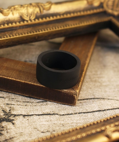 Vaya Con Dios(ヴァヤコンディオス)の「【VayaConDios/ヴァヤコンディオス】ステンレス製VDリング(リング・メンズ・アンティークシルバー/ブラック/シルバー・#21/#19/#17/#13/#11)」の2枚目の写真