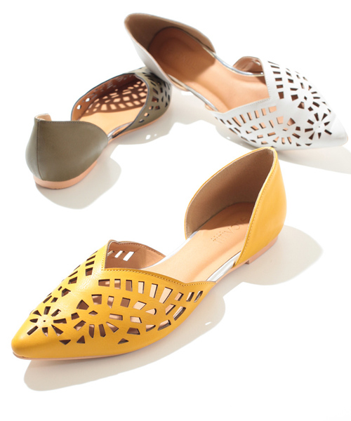 titivate（ティティベイト）の「ﾚｰｽｶｯﾄｾﾊﾟﾚｰﾄﾊﾟﾝﾌﾟｽ（パンプス・レディース・ライトグレー/ブルー/ブラック/カーキ/イエロー/ゴールド/グレー系その他/シルバー・L/M/S/LL）」の6枚目の写真