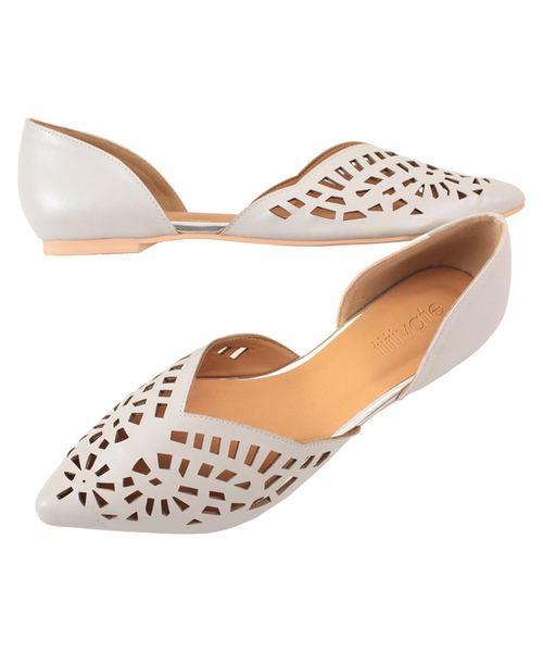 titivate（ティティベイト）の「ﾚｰｽｶｯﾄｾﾊﾟﾚｰﾄﾊﾟﾝﾌﾟｽ（パンプス・レディース・ライトグレー/ブルー/ブラック/カーキ/イエロー/ゴールド/グレー系その他/シルバー・L/M/S/LL）」の3枚目の写真