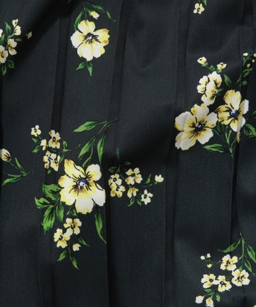 LOWRYS FARM（ローリーズファーム）の「ハナキリカエプリーツスカート　783105 （スカート・レディース・ネイビー/イエロー/ブルー・FREE）」の6枚目の写真