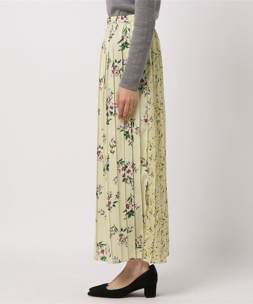 LOWRYS FARM（ローリーズファーム）の「ハナキリカエプリーツスカート　783105 （スカート・レディース・ネイビー/イエロー/ブルー・FREE）」の5枚目の写真