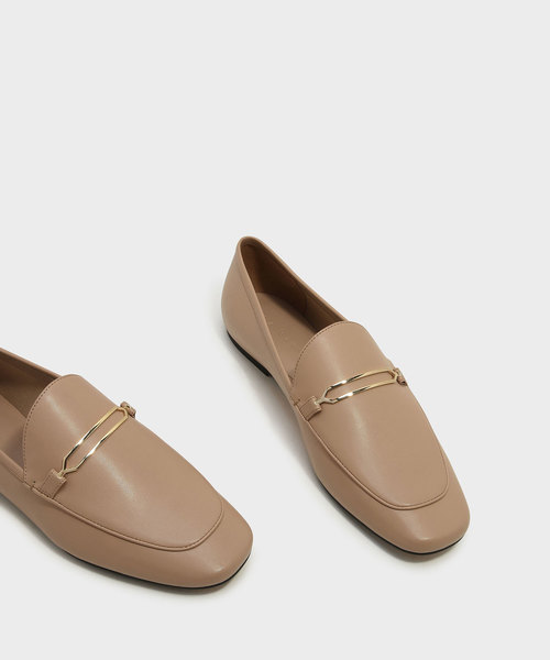 CHARLES & KEITH(チャールズ & キース)の「メタルディテールペニーローファー / METALLIC DETAIL PENNY LOAFERS(ローファー・レディース・ピンク/ライトベージュ/ブラック・25cm/23cm/24.5cm/22.5cm/23.5cm)」の9枚目の写真