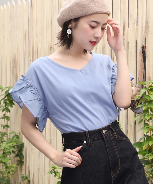 one after another NICE CLAUP(ワンアフターアナザーナイスクラップ)の「袖フリル切替えTシャツ(Tシャツ/カットソー・レディース・ベージュ/オフホワイト/サックスブルー/ラベンダー/スミクロ・FREE)」の5枚目の写真