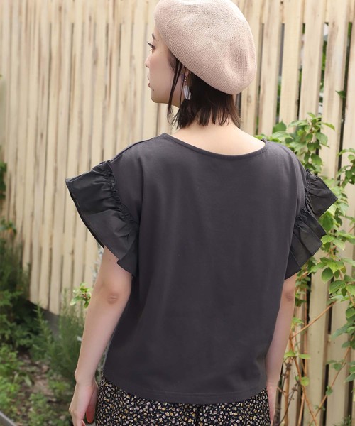 one after another NICE CLAUP(ワンアフターアナザーナイスクラップ)の「袖フリル切替えTシャツ(Tシャツ/カットソー・レディース・ベージュ/オフホワイト/サックスブルー/ラベンダー/スミクロ・FREE)」の19枚目の写真