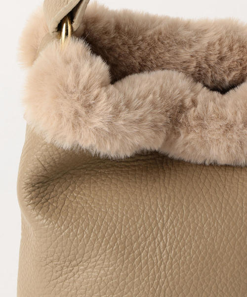 LAURA DI MAGGIO（ローラディマッジオ）の「[別注]LAURA DI MAGGIO KFC FURTRIM 2WAYバッグ ◆（ショルダーバッグ・レディース・ブラック/ベージュ/ワインレッド・FREE）」の8枚目の写真