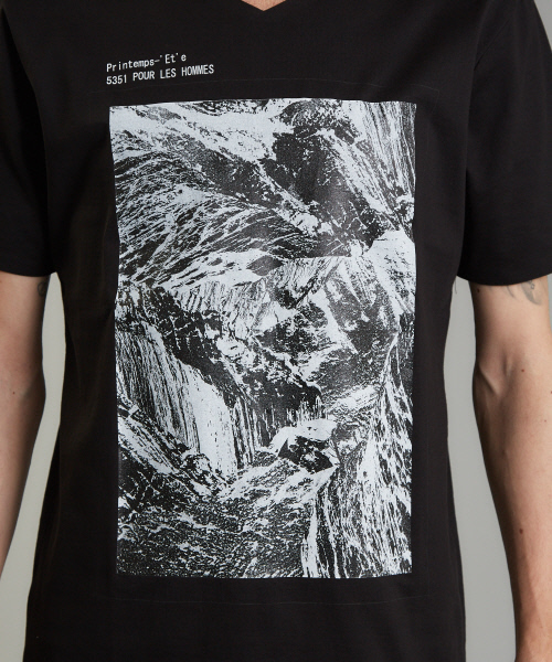 5351 POUR LES HOMMES(ゴーサンゴーイチプールオム)の「圧着マウンテンTシャツ(Tシャツ/カットソー・メンズ・ホワイト/ブラック・44/46/48/50)」の9枚目の写真