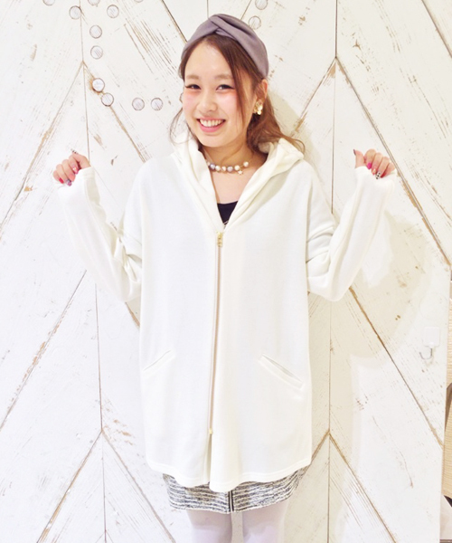 DISCOAT（ディスコート）の「【Discoat】裏毛ビッグフードパーカー14SS（パーカー・レディース・オフホワイト/ベージュ/グレー・ﾌﾘ-）」の2枚目の写真