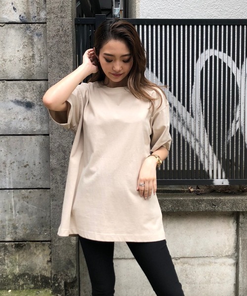 ENVYM（アンビー）の「バックラベルビッグＴｅｅ（Tシャツ/カットソー・レディース・ホワイト/ブラック/ベージュ/ピンク・FREE）」の11枚目の写真