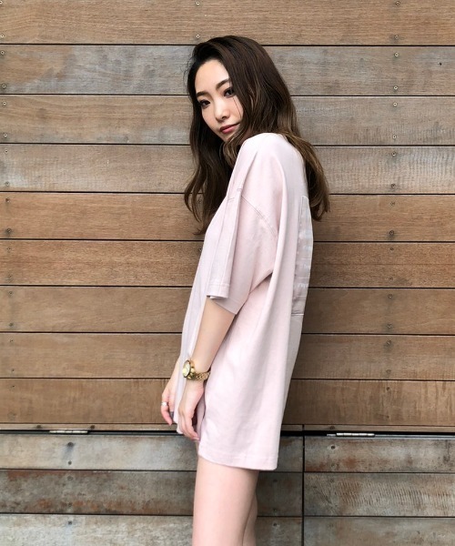 ENVYM（アンビー）の「バックラベルビッグＴｅｅ（Tシャツ/カットソー・レディース・ホワイト/ブラック/ベージュ/ピンク・FREE）」の16枚目の写真