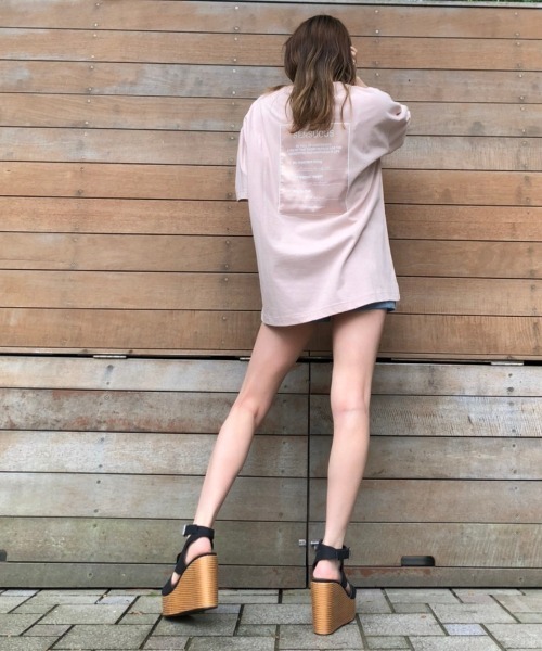 ENVYM（アンビー）の「バックラベルビッグＴｅｅ（Tシャツ/カットソー・レディース・ホワイト/ブラック/ベージュ/ピンク・FREE）」の18枚目の写真