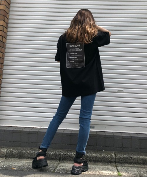 ENVYM（アンビー）の「バックラベルビッグＴｅｅ（Tシャツ/カットソー・レディース・ホワイト/ブラック/ベージュ/ピンク・FREE）」の9枚目の写真