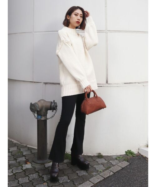 EMODA（エモダ）の「リブフレアWボタンパンツ（その他パンツ・レディース・ブラック/カーキ/ベージュ・SMALL/MEDIUM）」の5枚目の写真