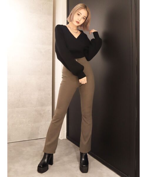 EMODA（エモダ）の「リブフレアWボタンパンツ（その他パンツ・レディース・ブラック/カーキ/ベージュ・SMALL/MEDIUM）」の6枚目の写真