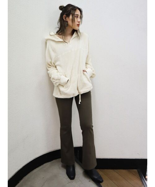 EMODA（エモダ）の「リブフレアWボタンパンツ（その他パンツ・レディース・ブラック/カーキ/ベージュ・SMALL/MEDIUM）」の8枚目の写真