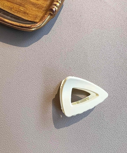 tone（トーン）の「【urbanfemine】マットカラーヘアクリップ（バレッタ/ヘアクリップ・レディース・ブラック/ダークブラウン/グレー/レッド/グリーン/ブルー/ピンク/ホワイト系その他2/ブラック系その他2/ブラウン系その他2/ホワイト系その他/ベージュ系その他/ブラック系その他/ブラウン系その他/アイボリー/ブラウン系その他3/ブラック系その他3/ホワイト系その他3/ライトブルー・FREE）」の3枚目の写真