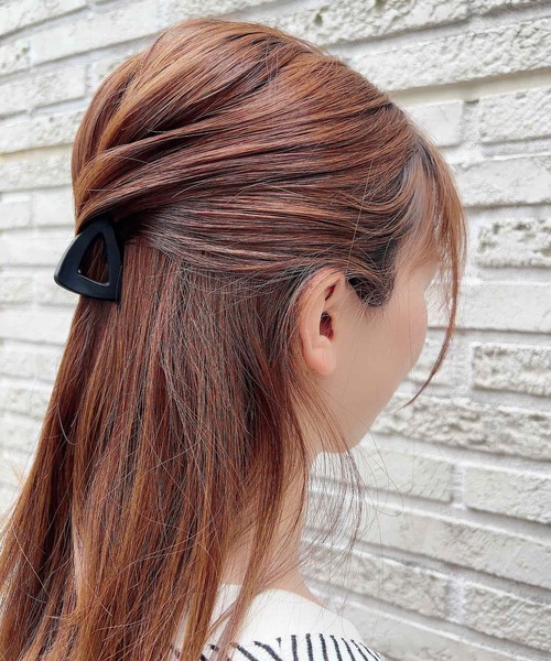 tone（トーン）の「【urbanfemine】マットカラーヘアクリップ（バレッタ/ヘアクリップ・レディース・ブラック/ダークブラウン/グレー/レッド/グリーン/ブルー/ピンク/ホワイト系その他2/ブラック系その他2/ブラウン系その他2/ホワイト系その他/ベージュ系その他/ブラック系その他/ブラウン系その他/アイボリー/ブラウン系その他3/ブラック系その他3/ホワイト系その他3/ライトブルー・FREE）」の7枚目の写真