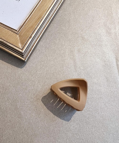 tone（トーン）の「【urbanfemine】マットカラーヘアクリップ（バレッタ/ヘアクリップ・レディース・ブラック/ダークブラウン/グレー/レッド/グリーン/ブルー/ピンク/ホワイト系その他2/ブラック系その他2/ブラウン系その他2/ホワイト系その他/ベージュ系その他/ブラック系その他/ブラウン系その他/アイボリー/ブラウン系その他3/ブラック系その他3/ホワイト系その他3/ライトブルー・FREE）」の15枚目の写真